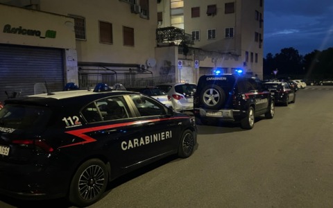 Trovato morto un uomo vicino al mezzo di lavoro a Bagno a Ripoli