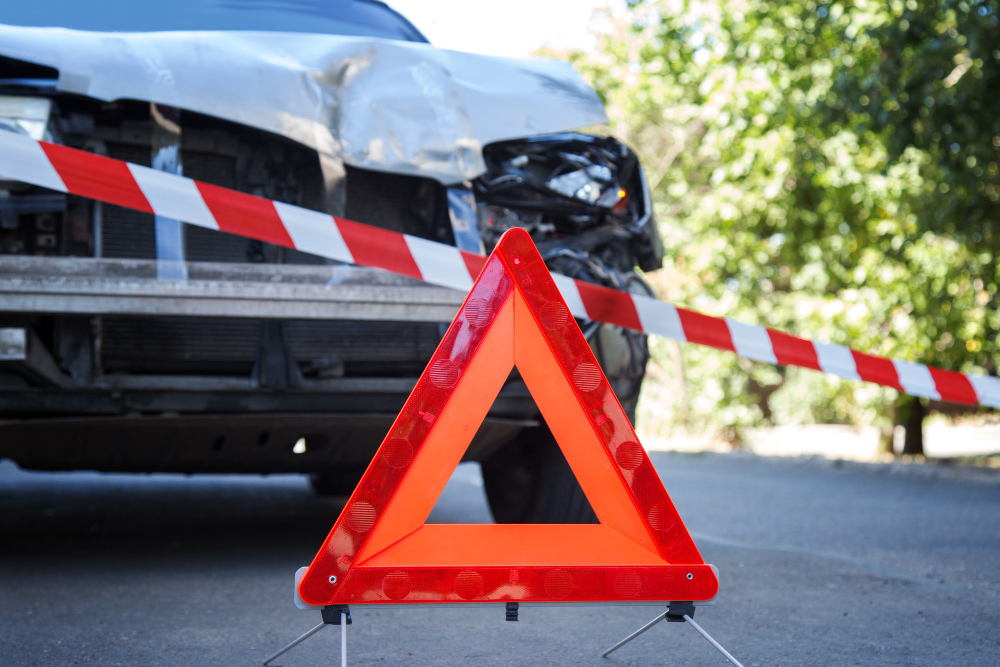 Tragico incidente con deltaplano: muore un 53enne