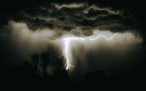 Temporali intensi, allerta arancione in Toscana