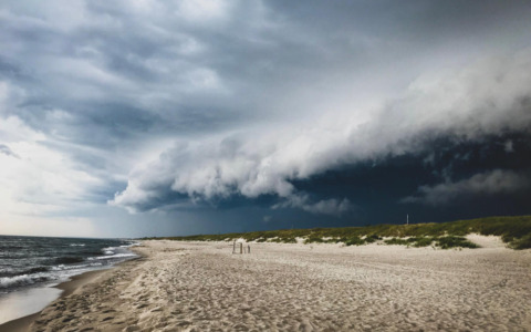 Temporali e vento, allerta arancione in Toscana