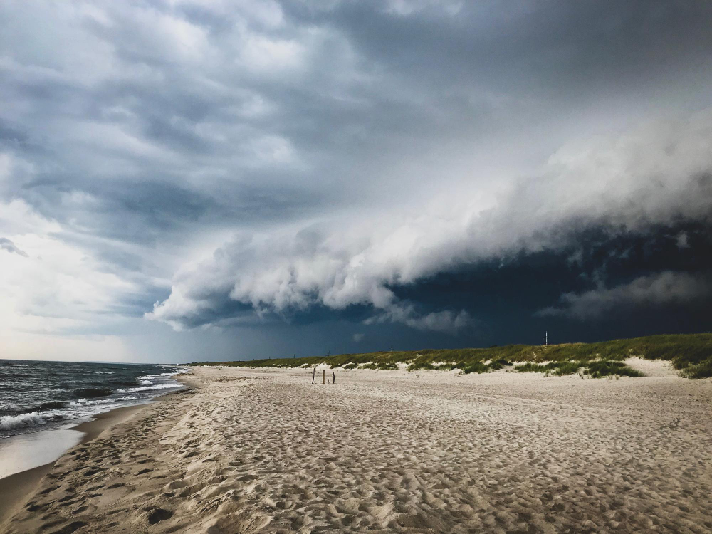 Temporali e vento, allerta arancione in Toscana