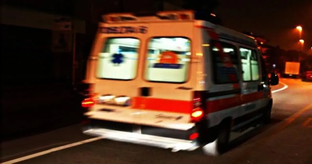 Traghetto affonda, sette morti e 23 dispersi