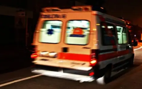 Traghetto affonda, sette morti e 23 dispersi