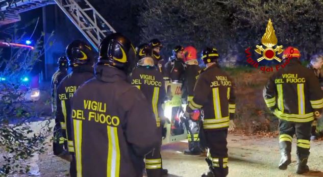 Incendio nella notte, struttura ricettiva chiusa a Sesto Fiorentino