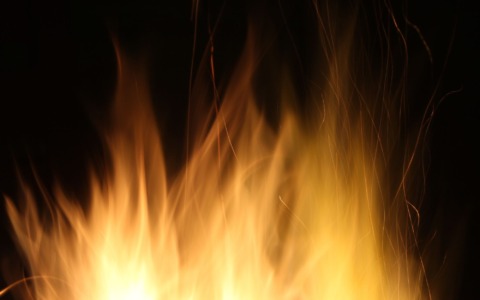 Incendio in un appartamento, evacuato un palazzo a Scandicci