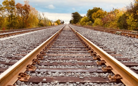Guasto blocca i treni, pendolari costretti a scendere